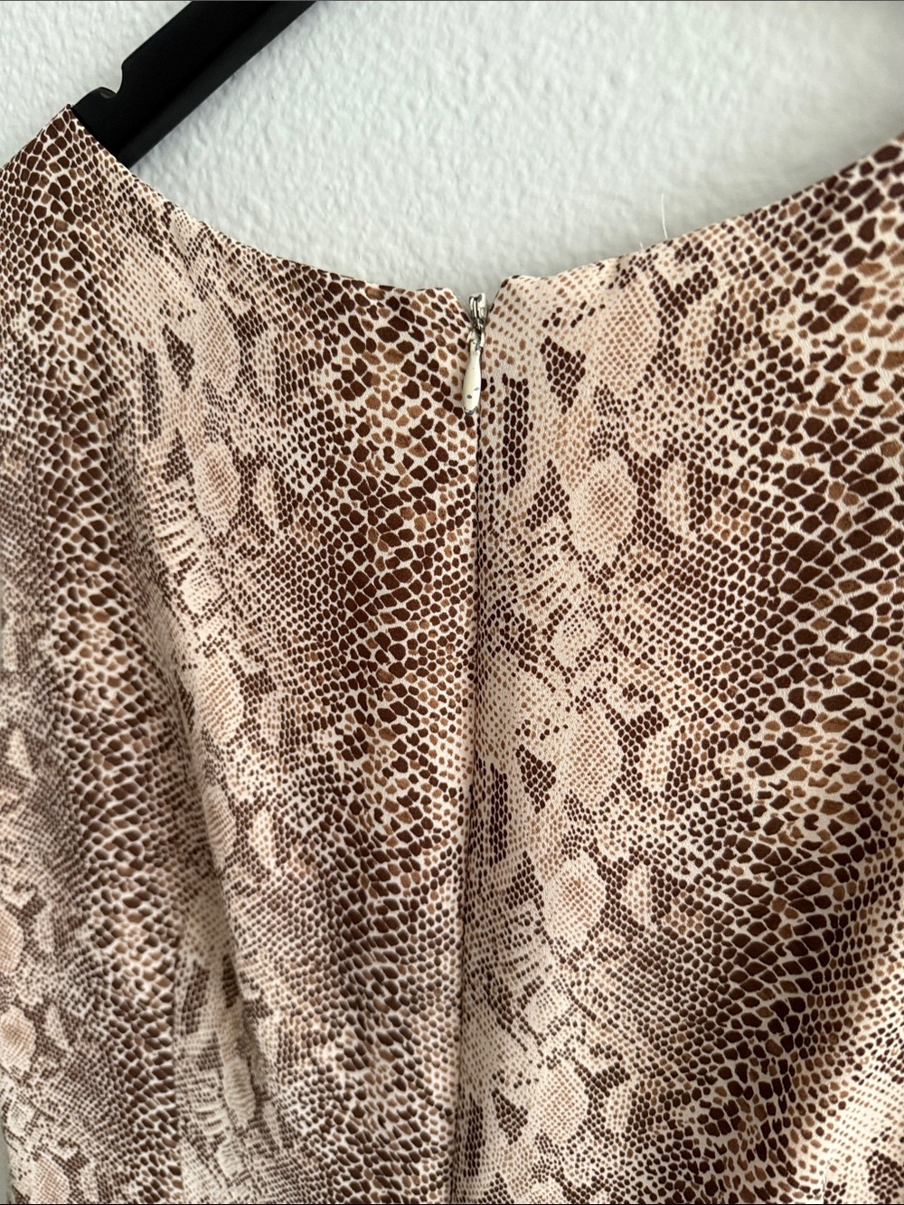 Taupe Snake Print Sheath Dress Sleeveless Lined Vintage Size 10 - Picture 5 of 7